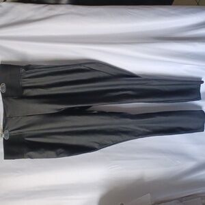 Vera Wang faux leather leggings, stretchy, black, elastic waist